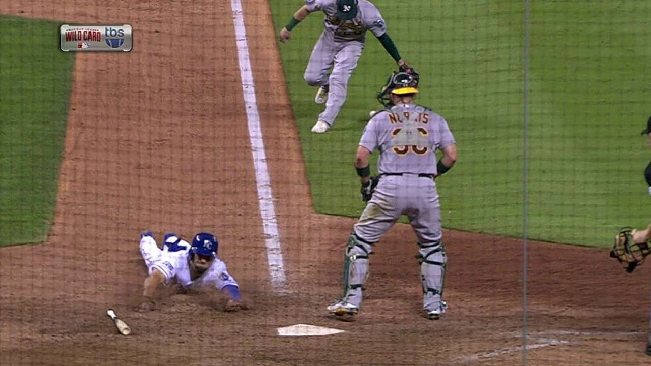 Colon's game-tying infield hit