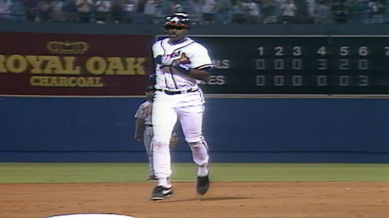 Braves tab McGriff, Walker as special assistants