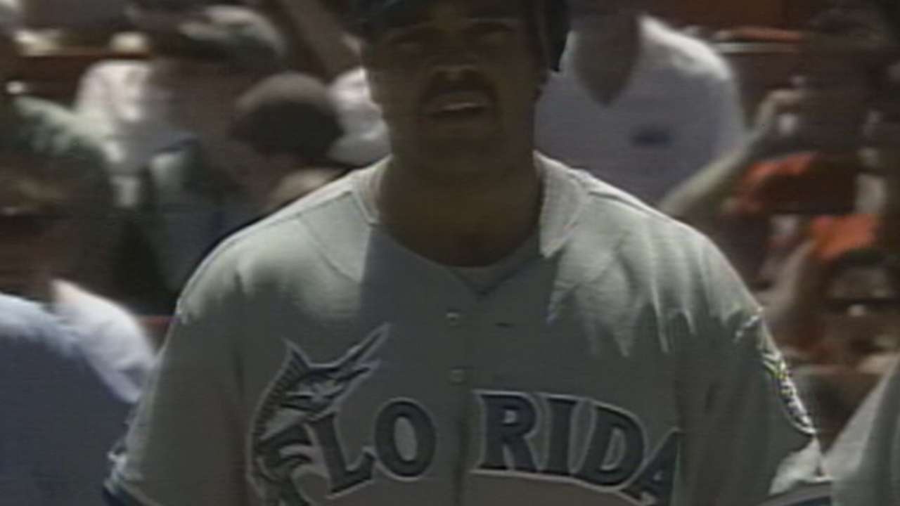 Piazza's first Marlins hit