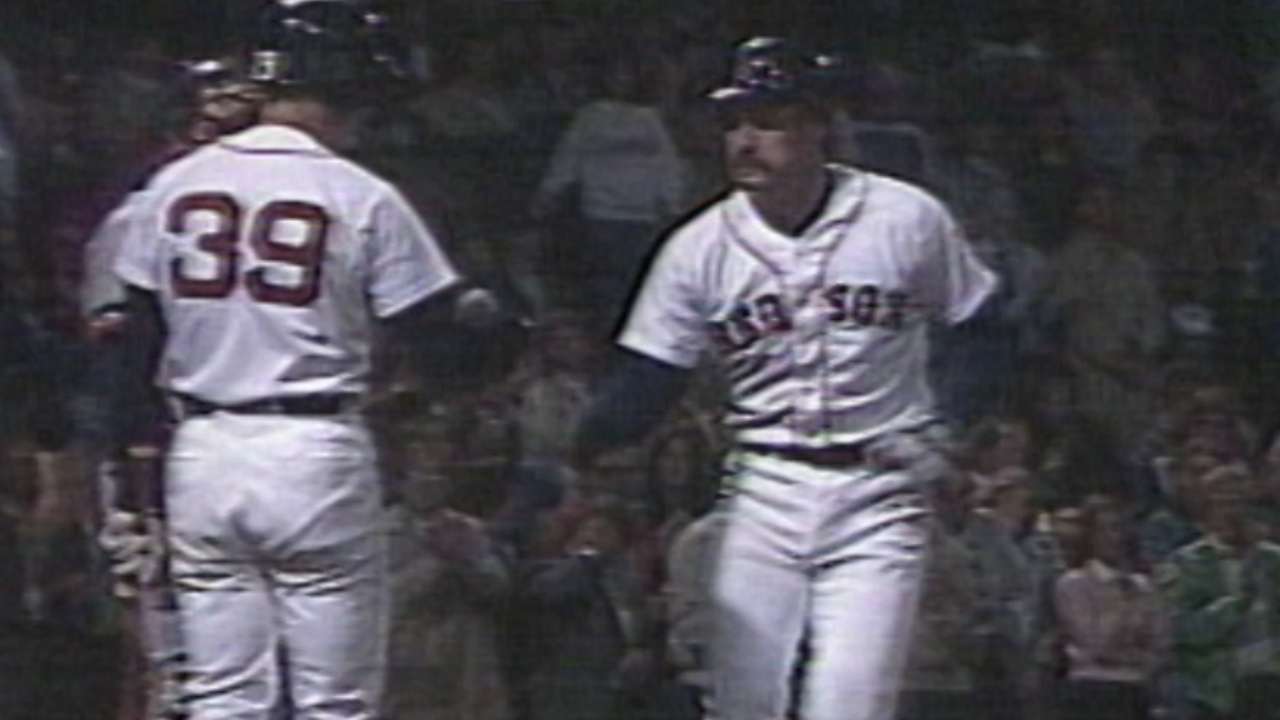Boggs goes yard for hit No. 200