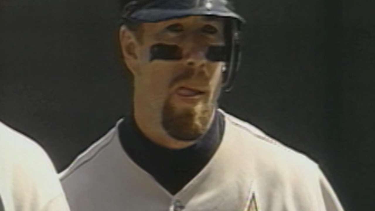 Astros legend Bagwell to rejoin organization