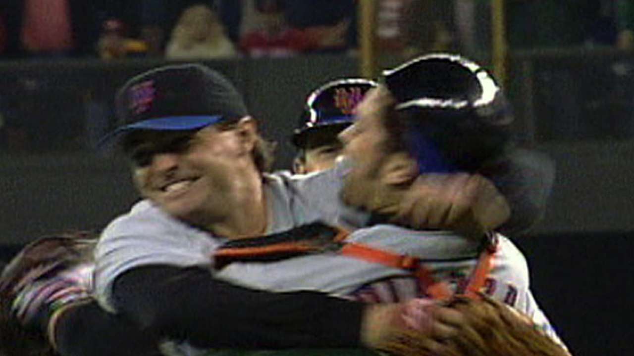Leiter helps Mets advance