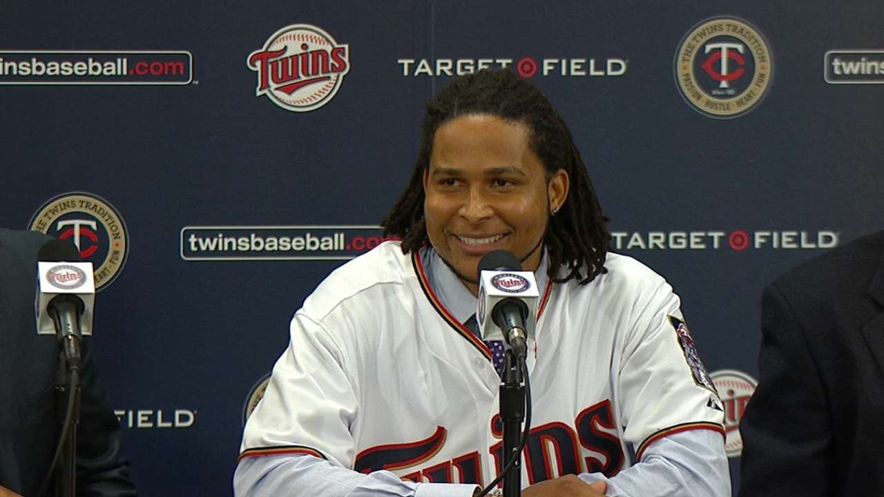 Minnesota presenta al dominicano Ervin Santana