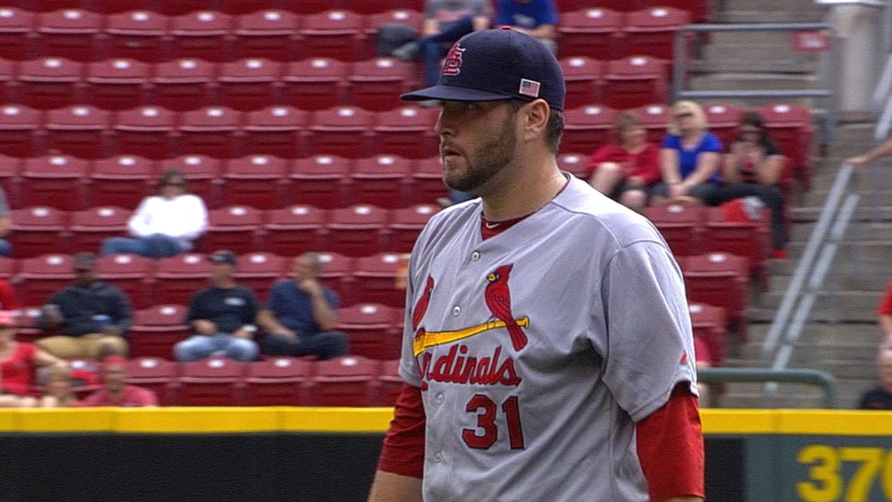 Lynn agrees to 3-year contract with Cardinals