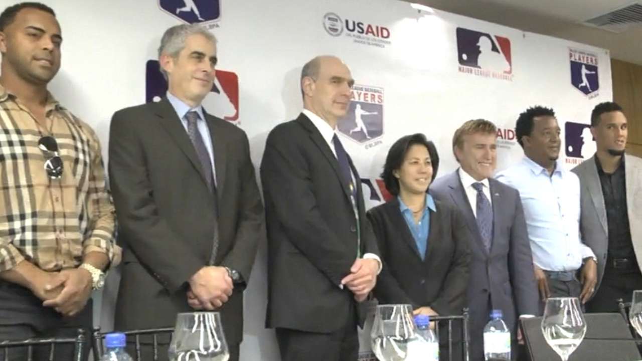 MLB turns focus to education in Dominican Republic