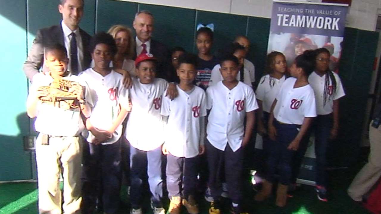 Manfred enjoys visit to Nats' youth academy