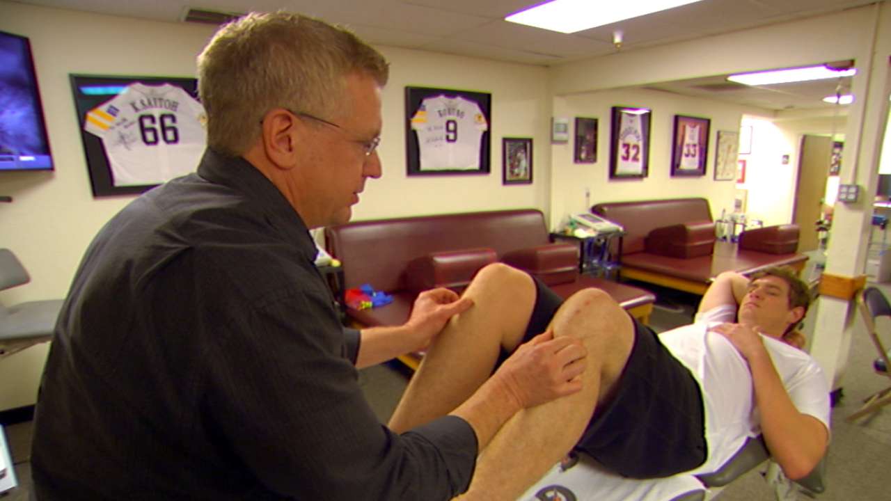 Richards working hard to move past knee injury