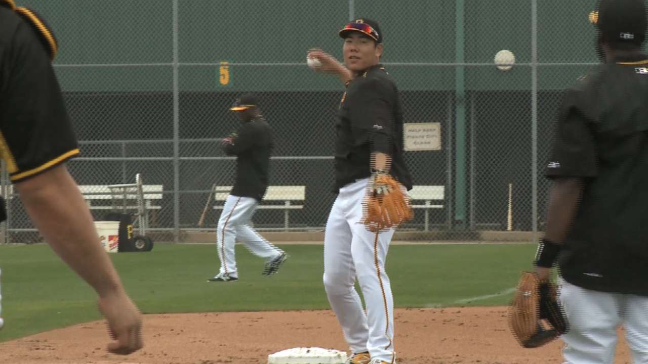 Kang, Mercer take field for first full-squad workout