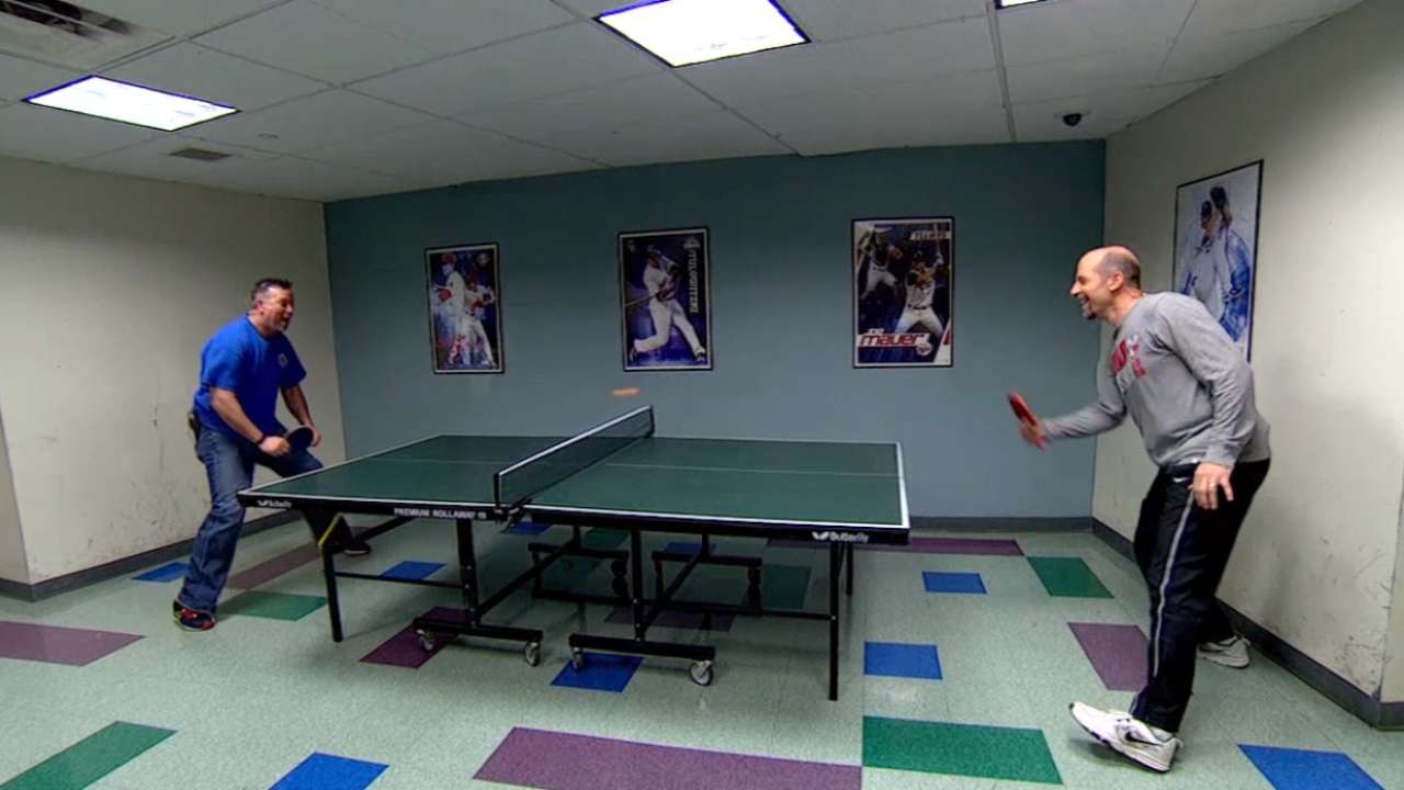 Casey vs. Smoltz ping pong duel