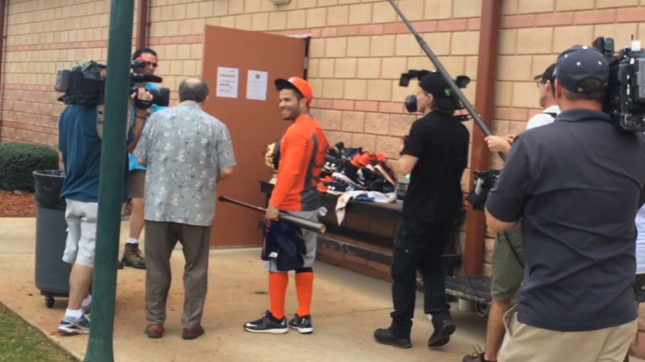 Altuve on documentary: 'I feel like Brad Pitt'