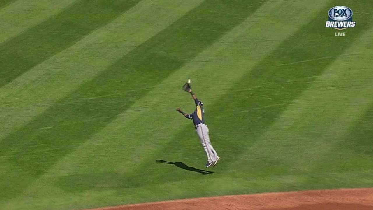 Lohse looks sharp in Brewers' meeting with Angels