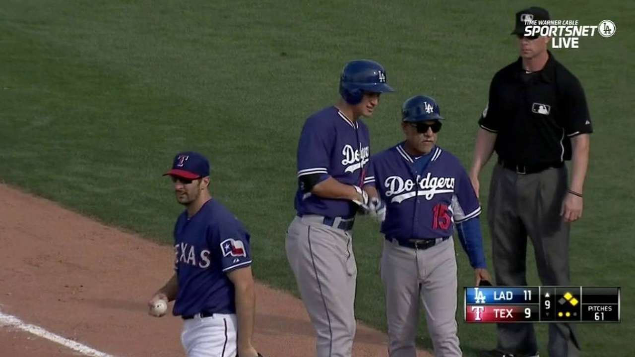 Seager's RBI single pads lead