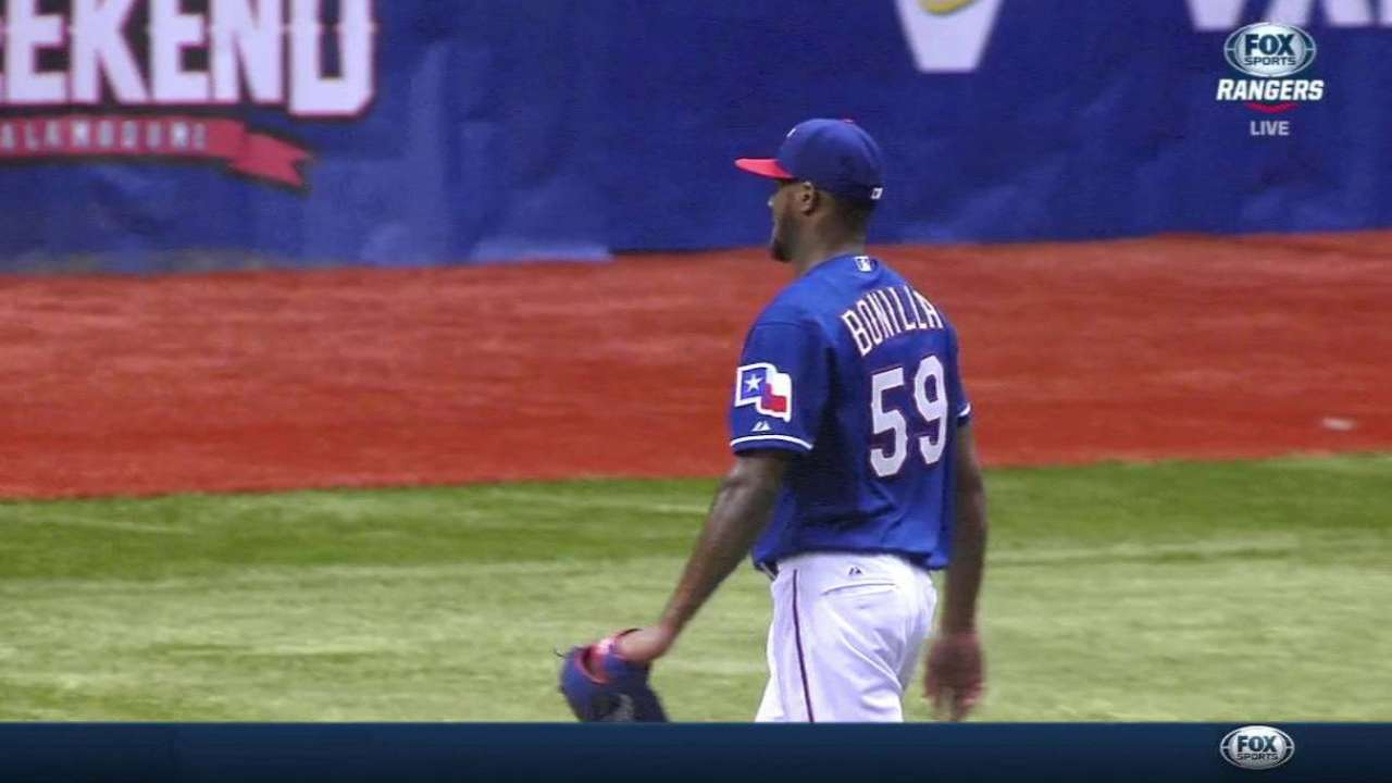 Dodgers claim Bonilla, move him to DL