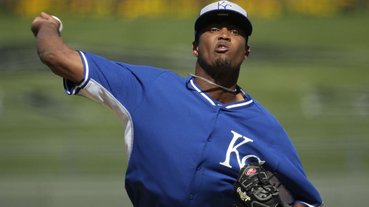 Padres claim hard-throwing Gustave off waivers