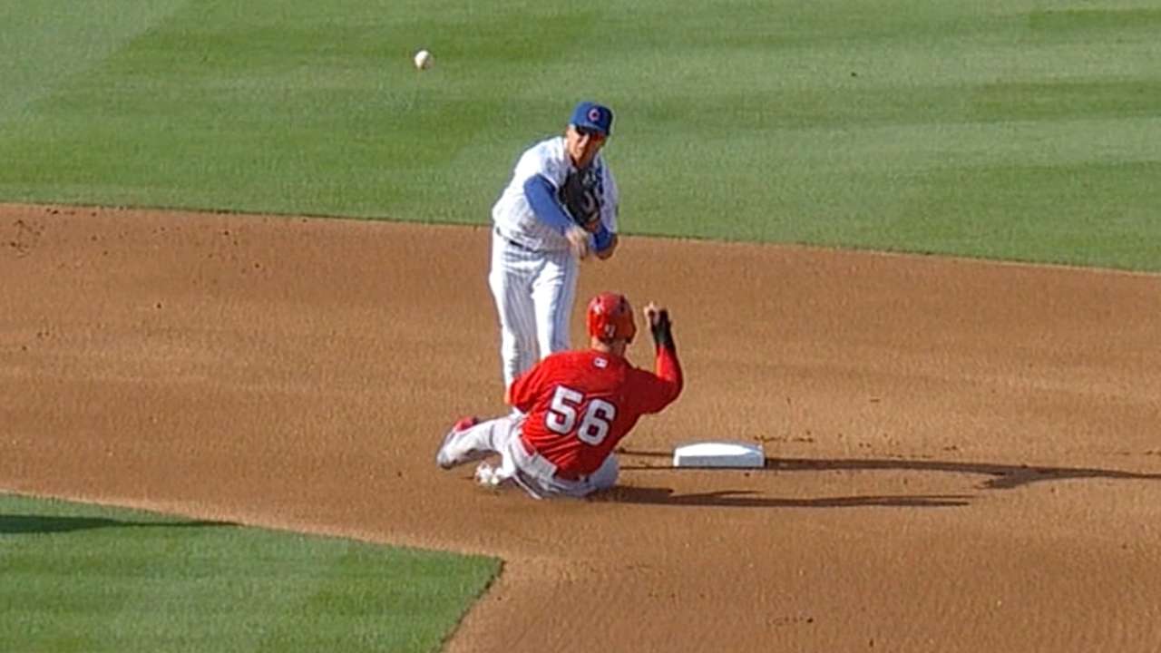 Baez shaken up on collision Thursday during double play