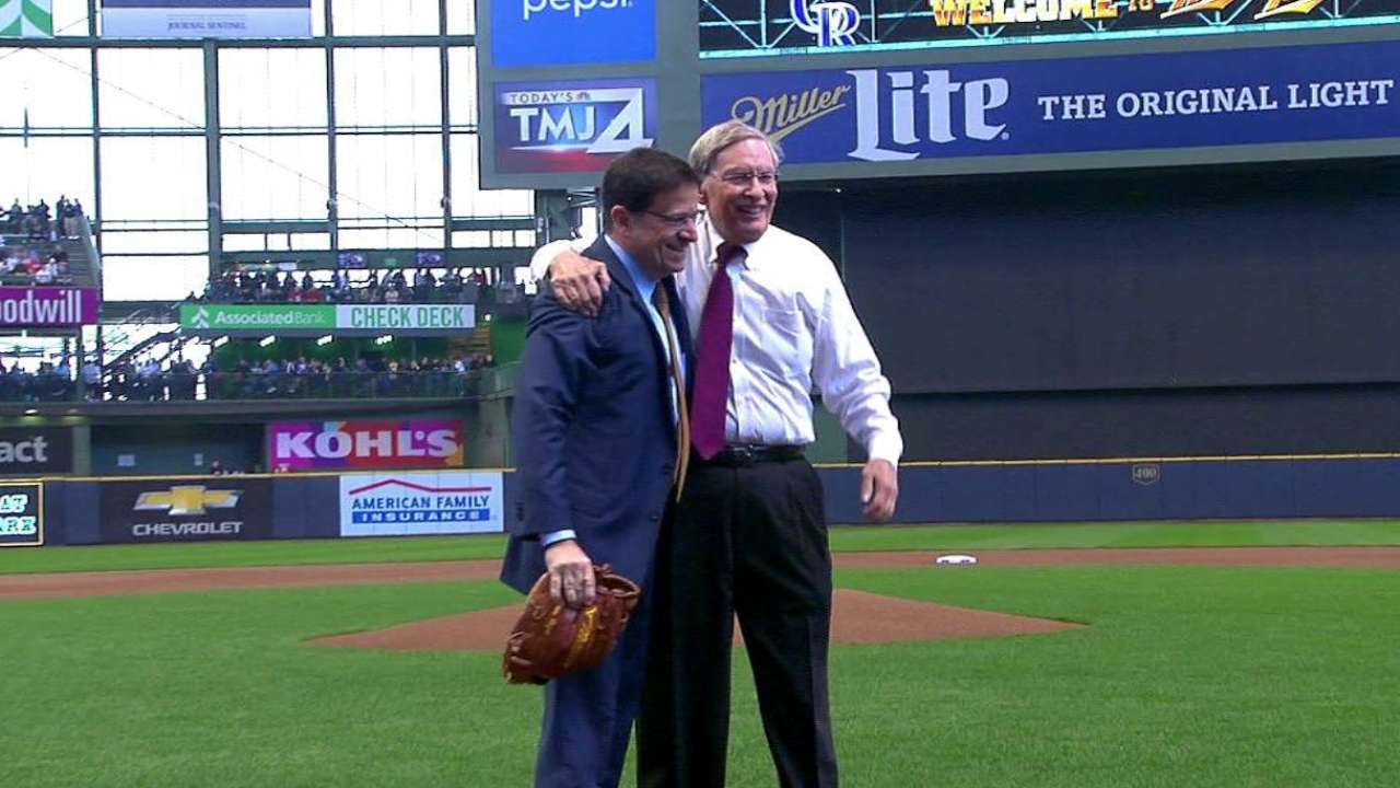 Honored by Brewers, Selig throws out first pitch