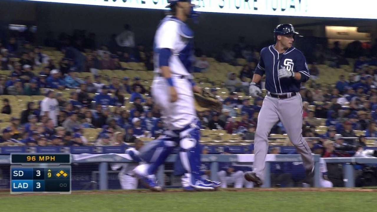 Padres reaccionaron y empataron la serie en L.A.