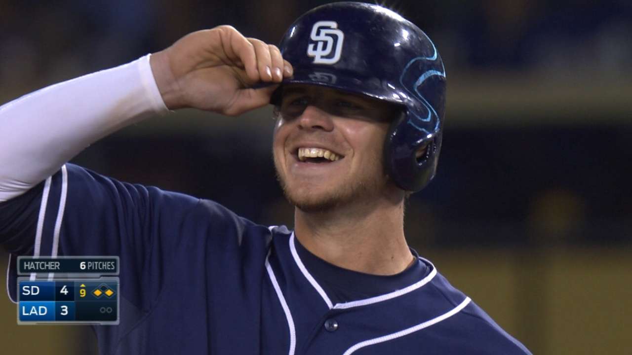 Padres pounce on Dodgers' miscues to even series