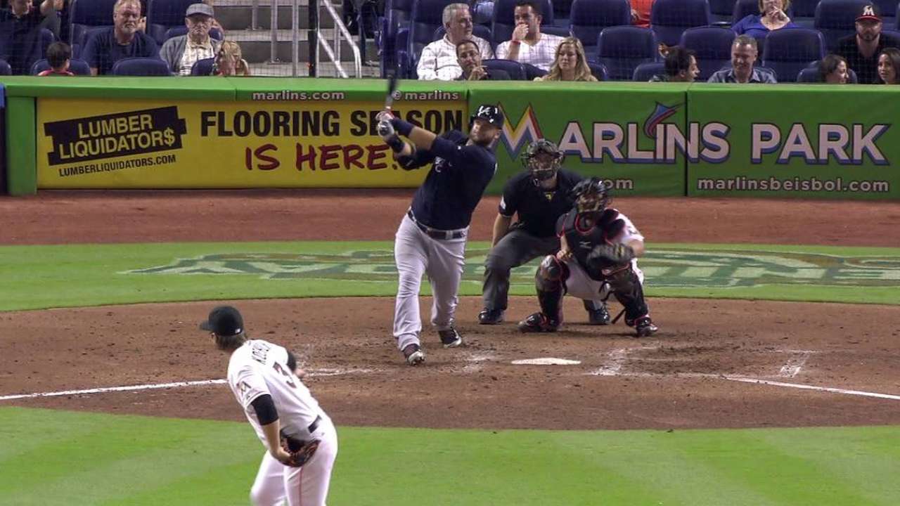 Pierzynski's homer powers Braves over Marlins