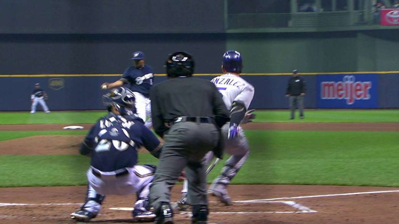 Peralta's barehanded snag