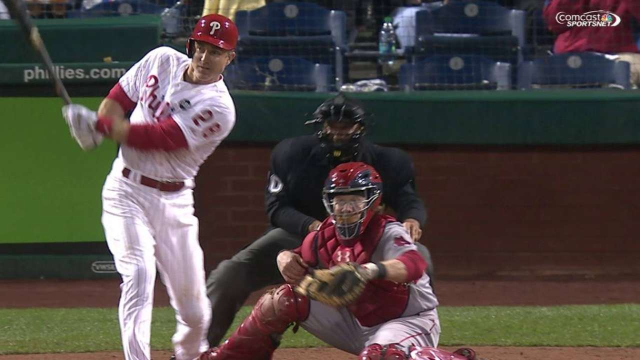 Utley's sacrifice fly
