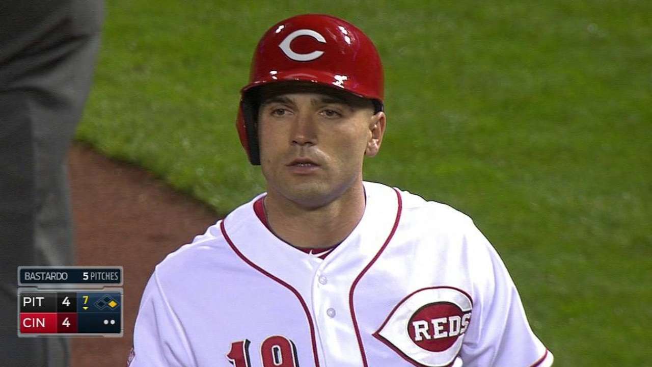 Votto's two-out RBI single