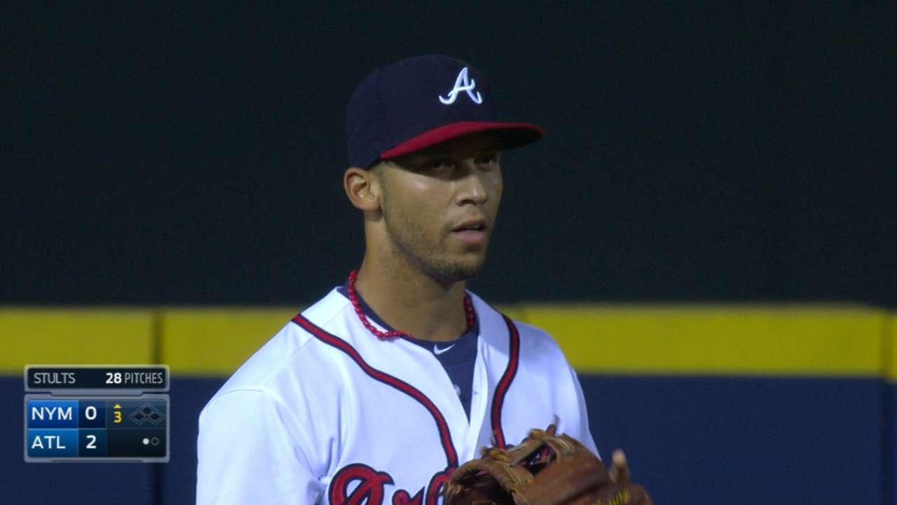 Must C: Simmons shows off arm