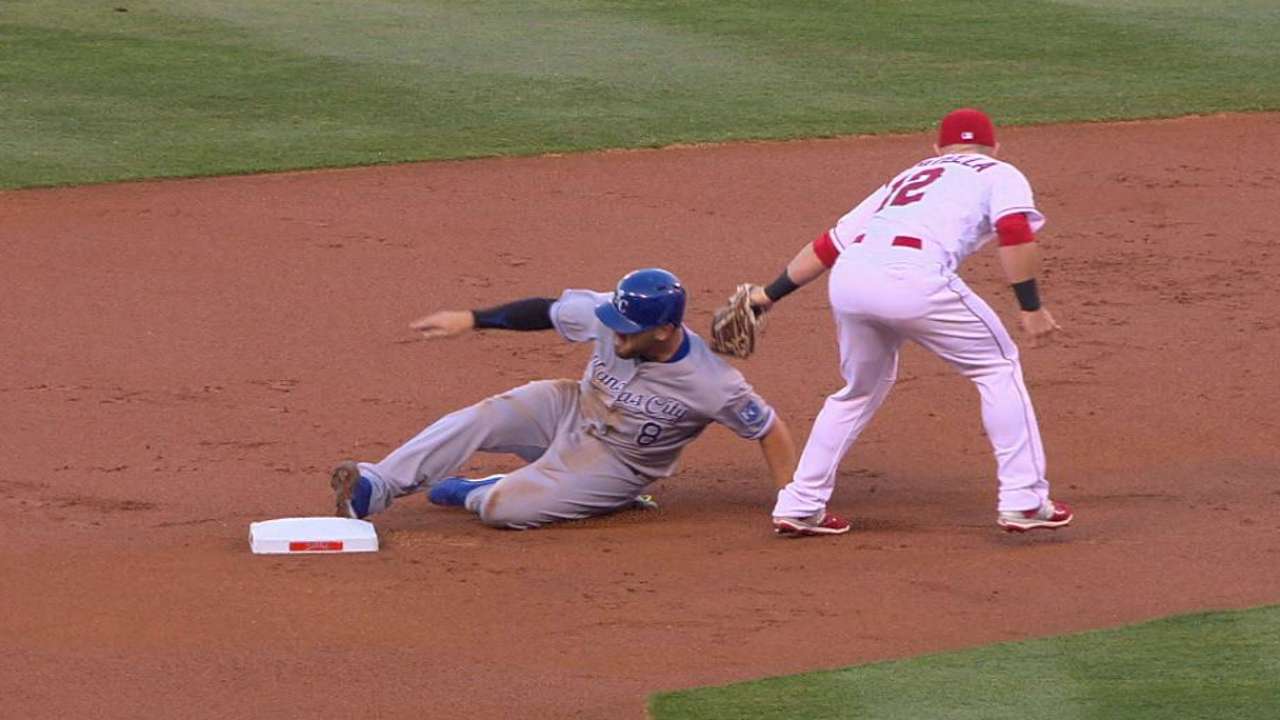 Safe call stands in 1st inning