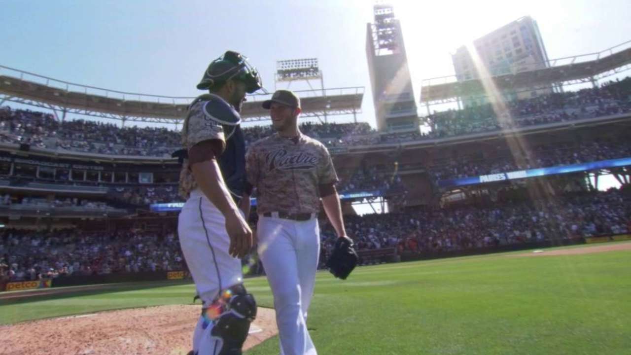 Nieves' slam spoils Peavy's return to San Diego