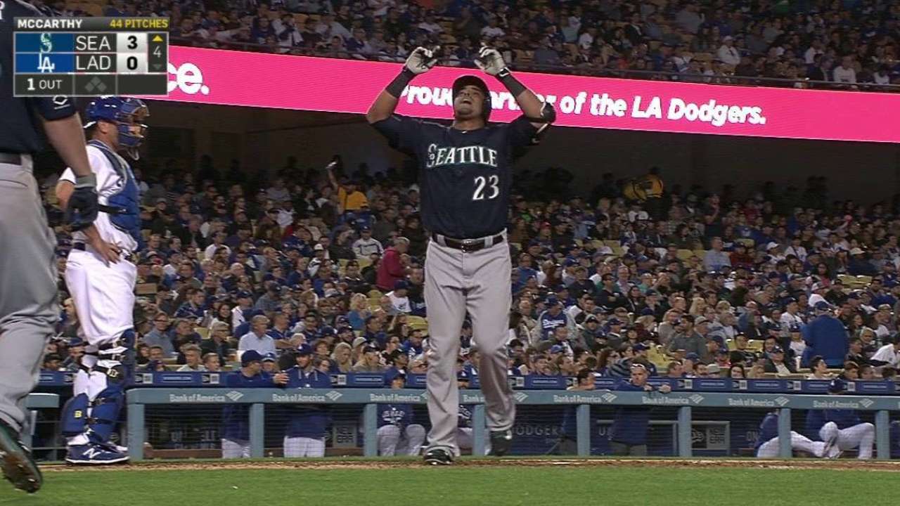 Cruz enrachado, pega HR por tercer juego seguido