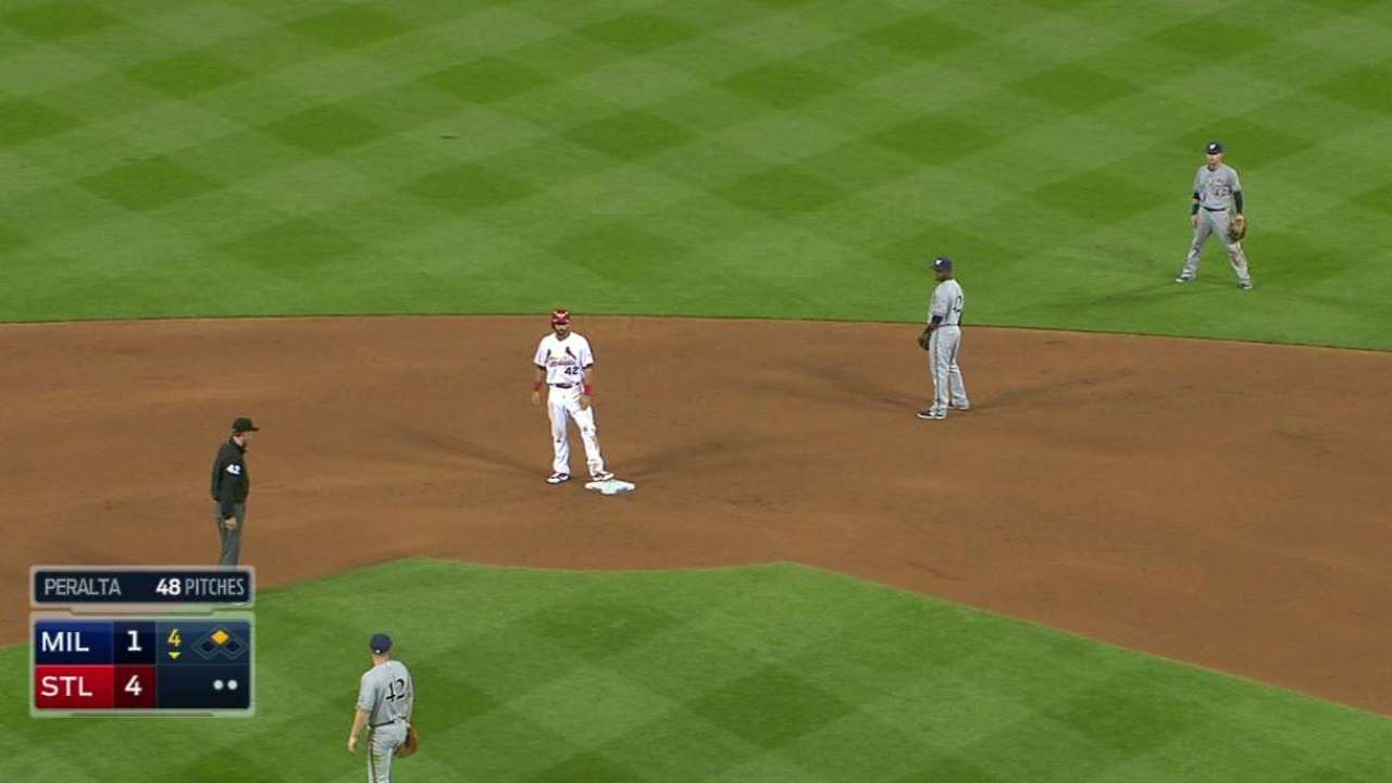 Cardinals edge Brewers for first home victory