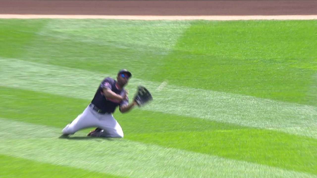 Bourn showing off healthy legs in center field