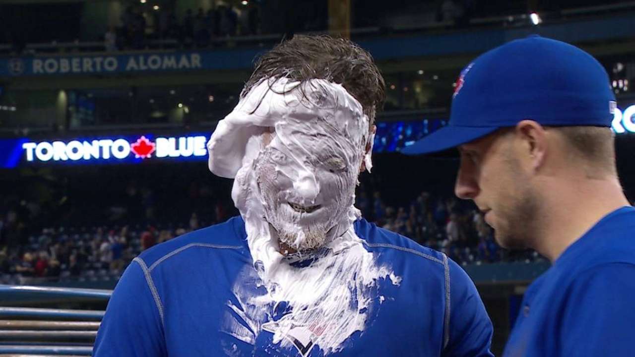 Donaldson wasting no time making mark on Blue Jays