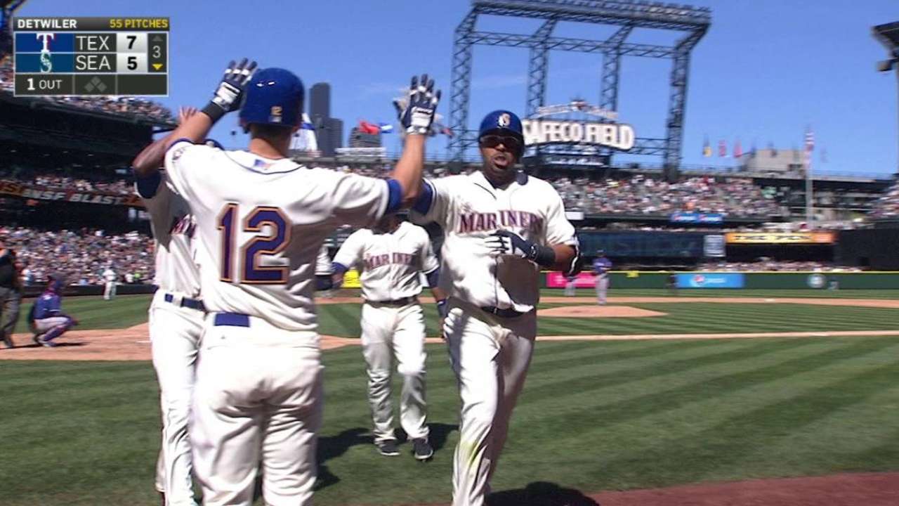 Cruz's three-run homer