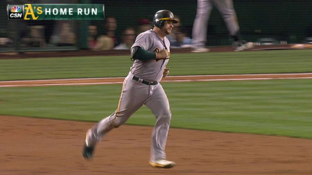 Vogt se destapa y Atléticos doblegan a los Angelinos