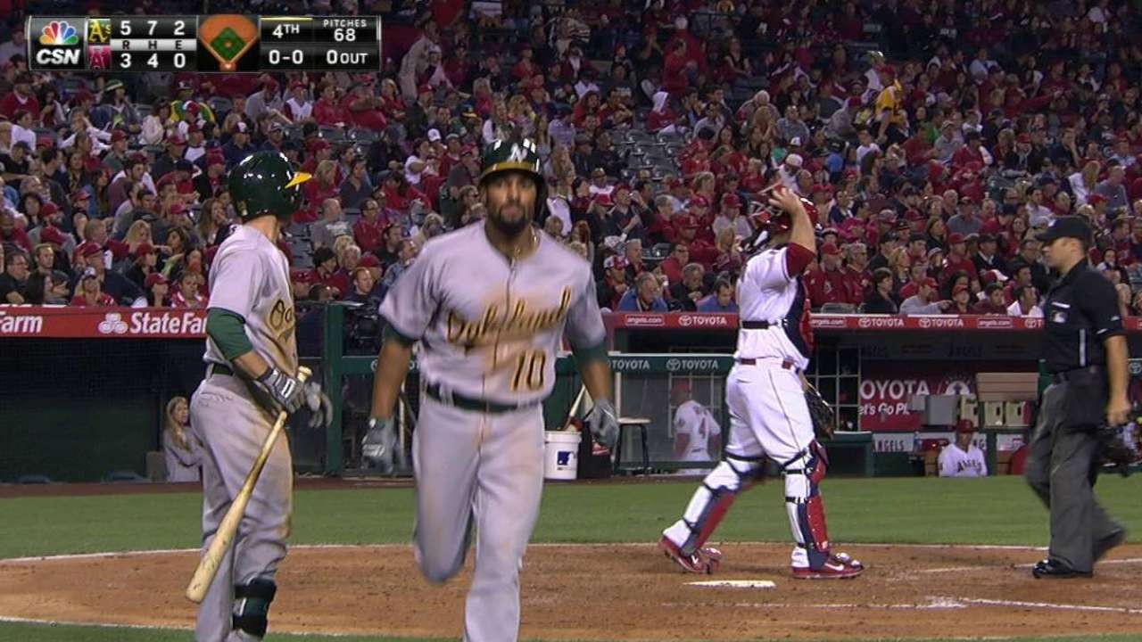 Semien's solo homer
