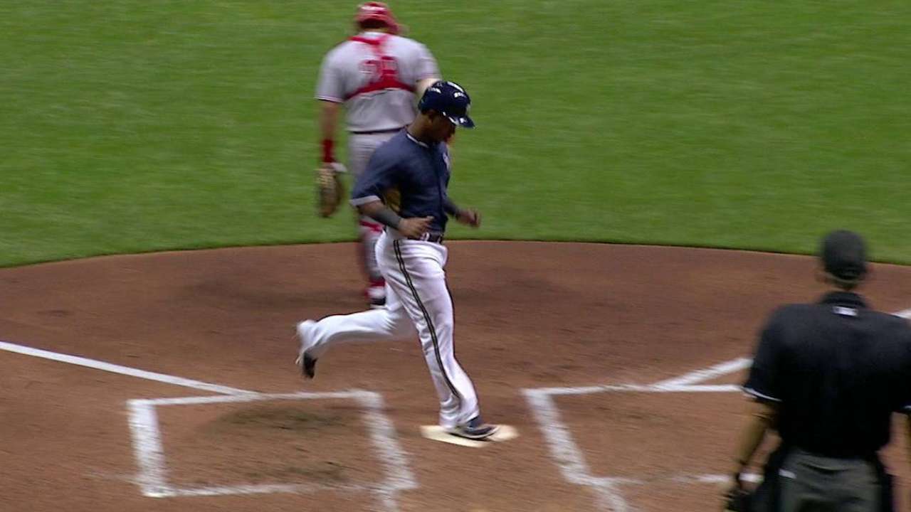Herrera's run-scoring double