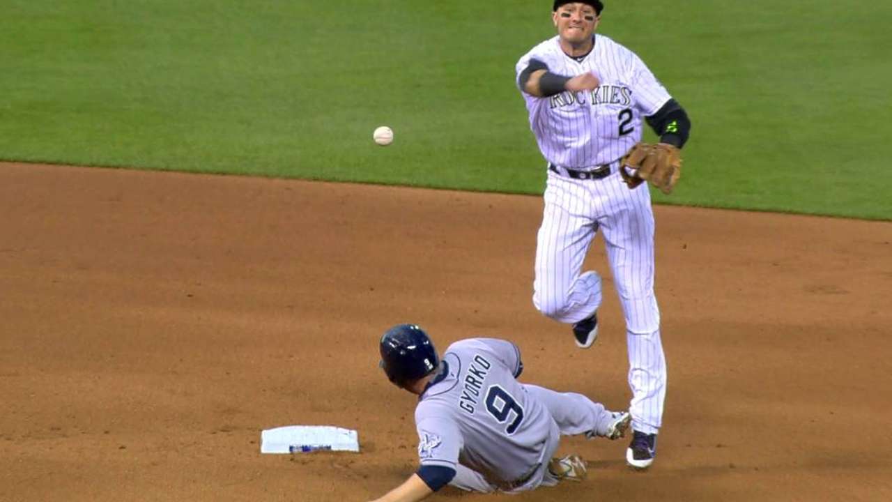 LeMahieu turns nice double play