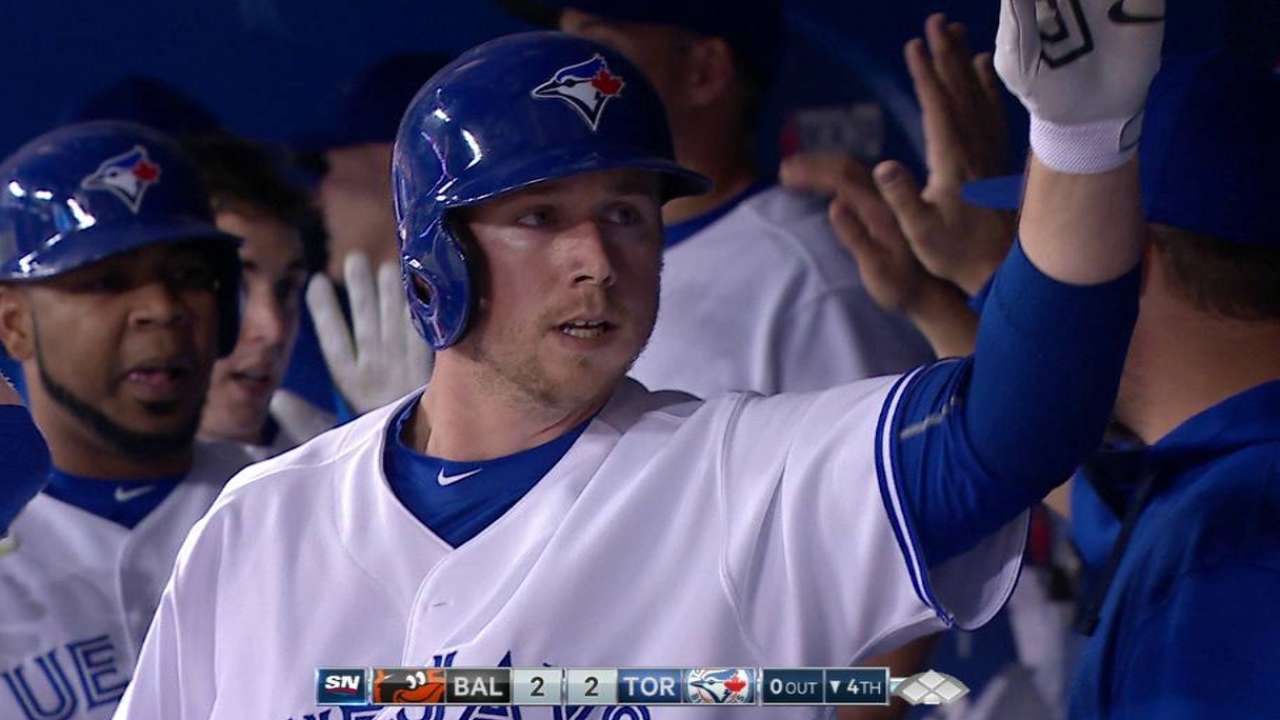 Smoak smacks two-run homer