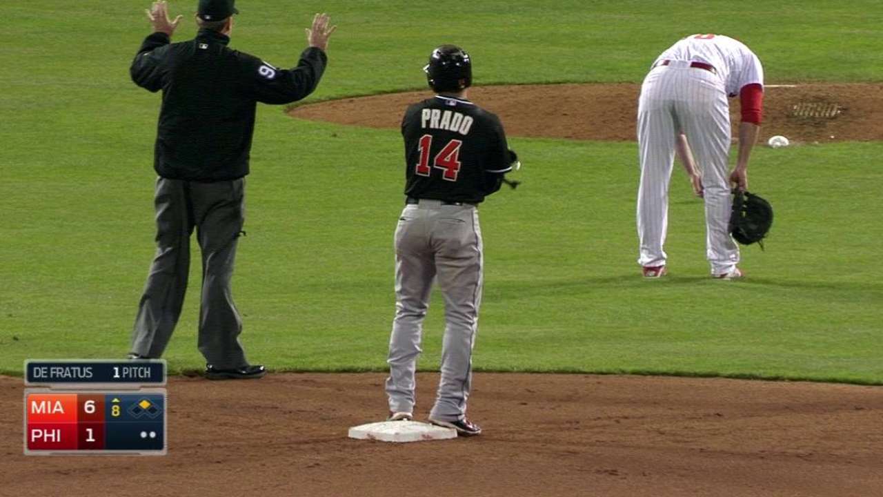 Marlins aprovechan errores de Filis y cortan mala racha