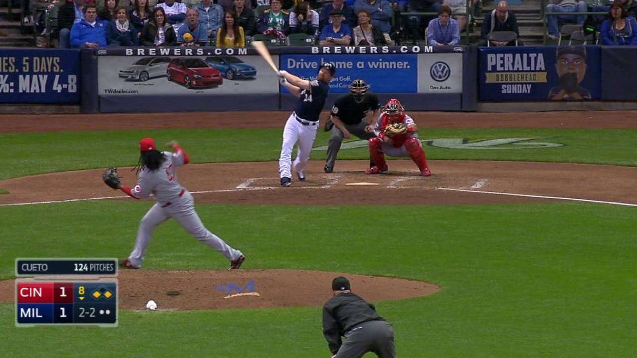 Cueto strikes out Lind