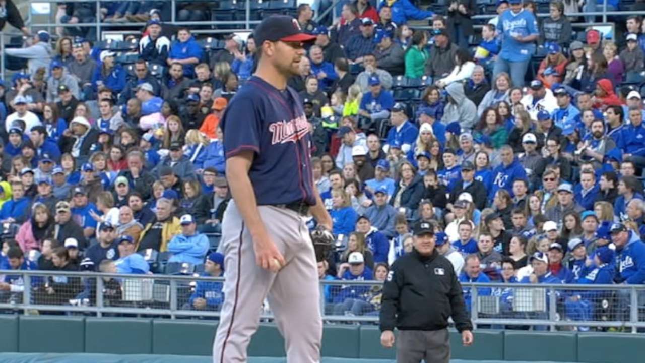 Pelfrey returns to form with first win since 2013