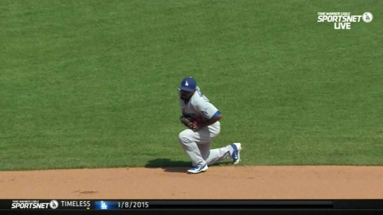 Kendrick's great grab extends Dodgers' hopes