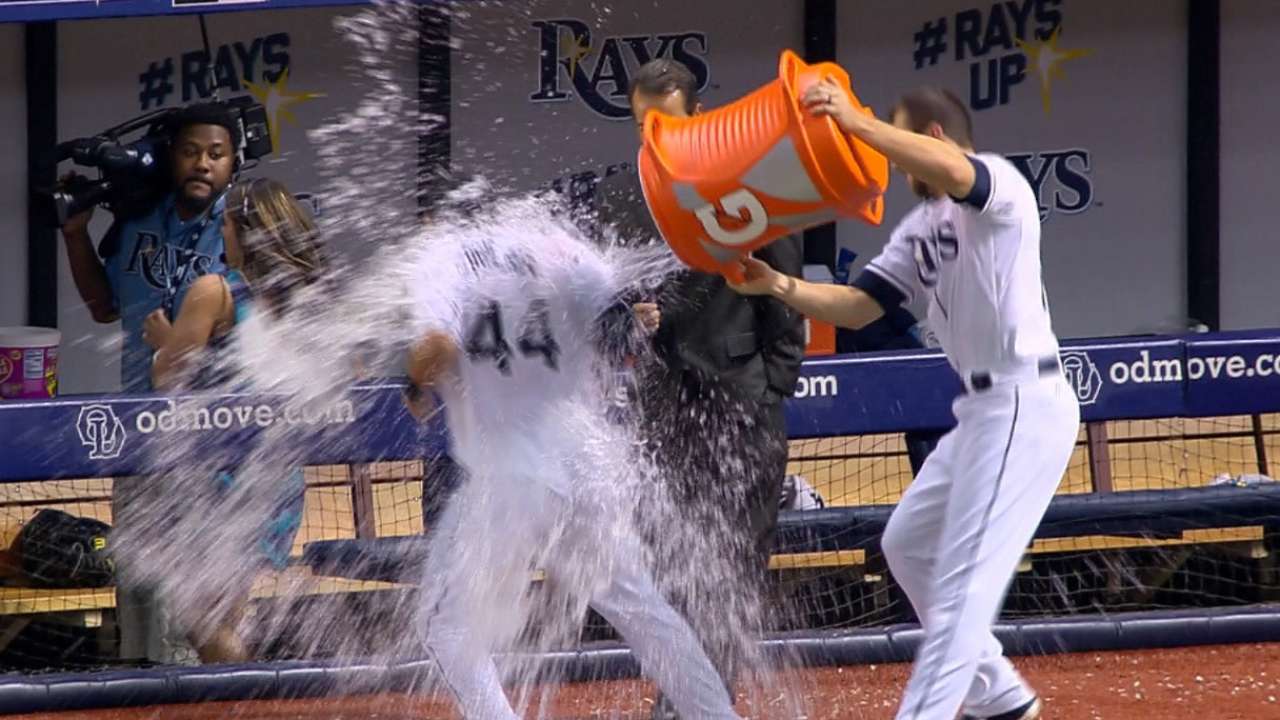 Rivera on walk-off hit