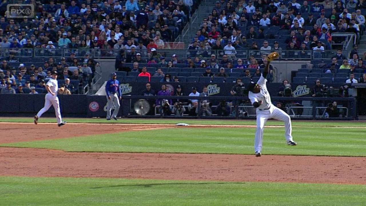 Gregorius' jumping grab