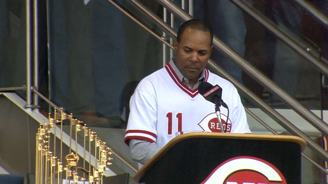 Reds fete '90 champions in pregame ceremony