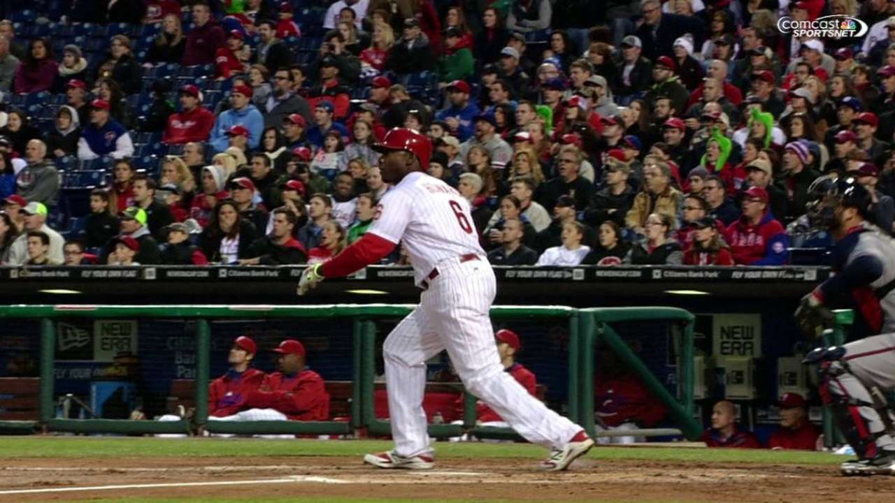 Howard's two-run blast