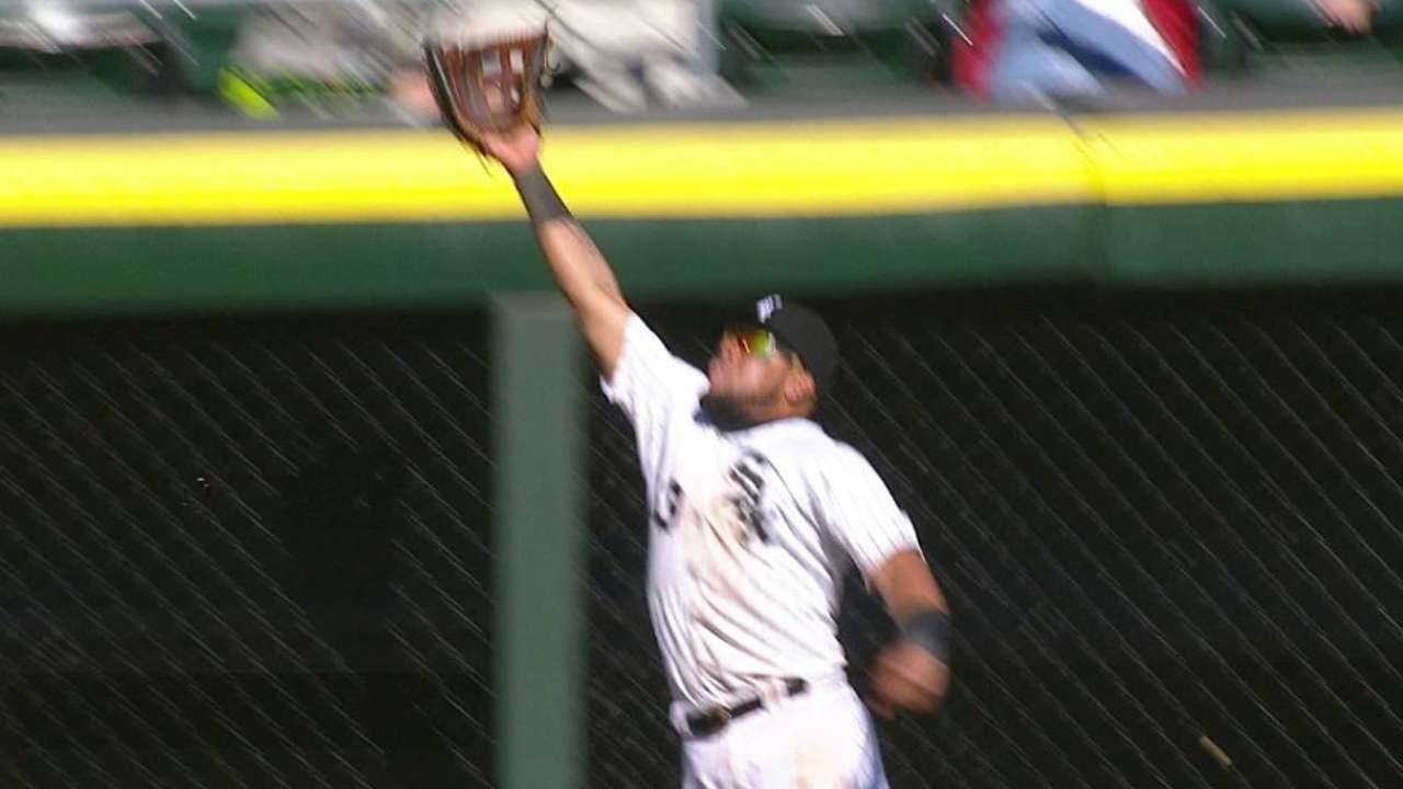 Cabrera's leaping catch