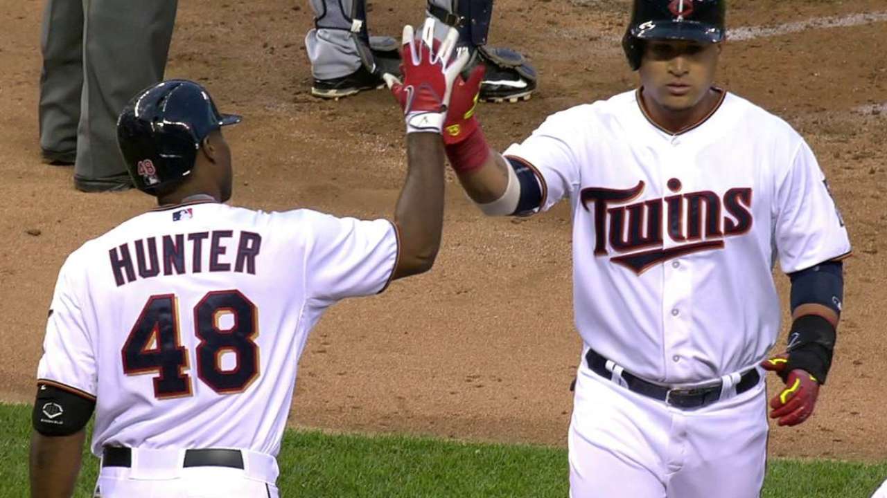 Pelfrey controló a los Tigres y sacó a flote a Twins