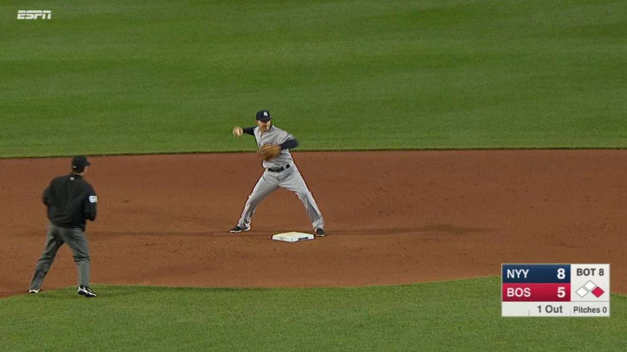 Rays sign reliever Carpenter to Minor League deal